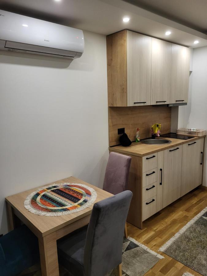 Lux Apartmani Bajova Cetinje Buitenkant foto