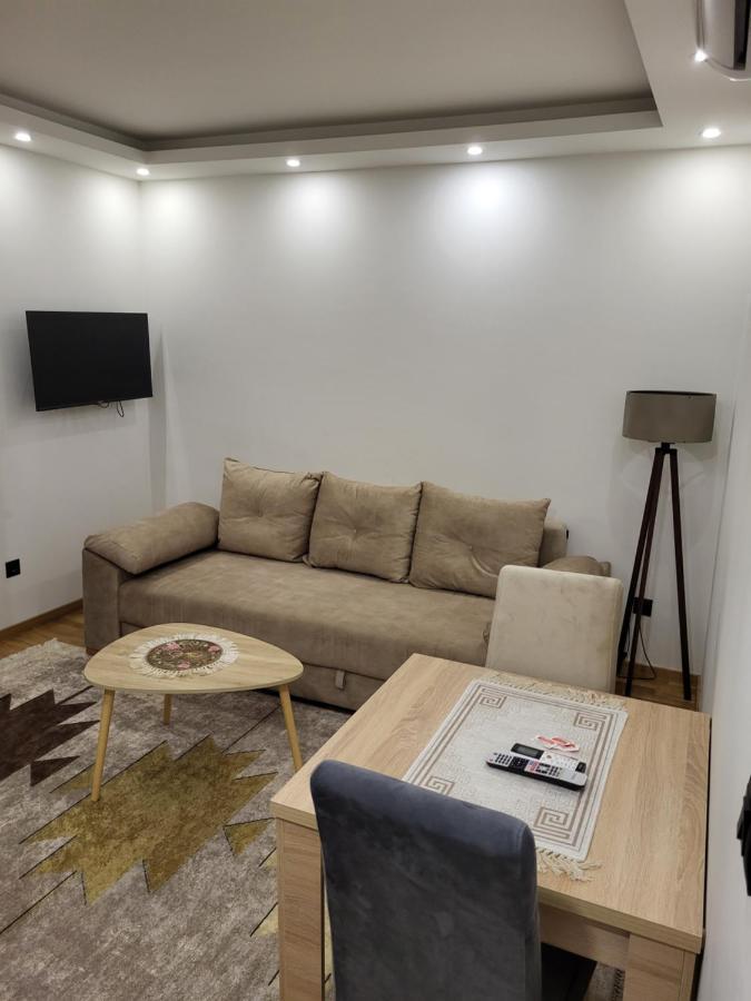 Lux Apartmani Bajova Cetinje Buitenkant foto
