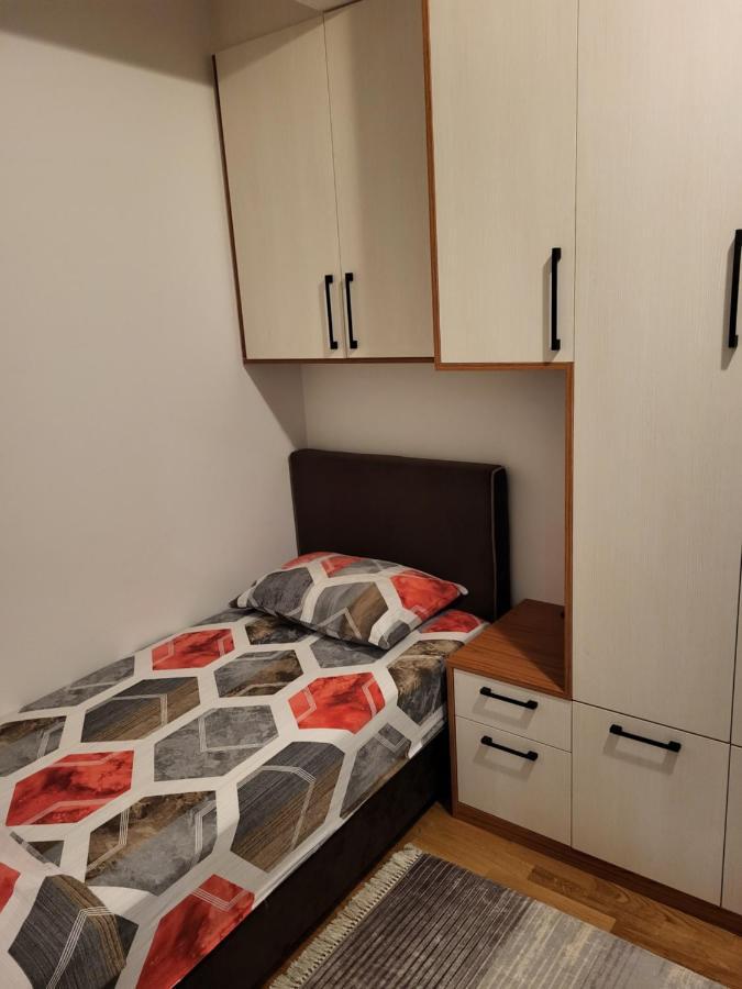 Lux Apartmani Bajova Cetinje Buitenkant foto